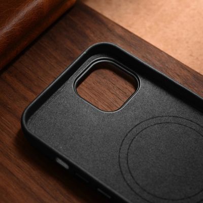 19. iCarer Case Leather cover for iPhone 14 Plus genuine leather case black (compatible with MagSafe)
