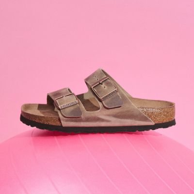 16. Birkenstock Arizona Soft Footbed Oiled Leather Tobacco Brown Narrow Women's/Men's Slides (0552813)