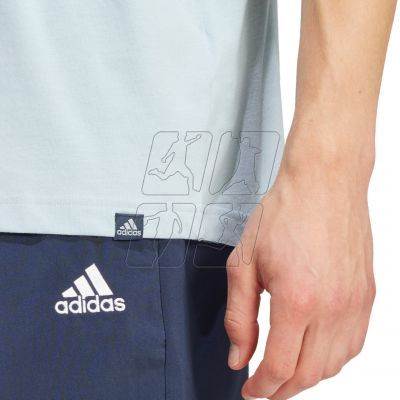 6. adidas Growth Badge Graphic T-shirt M IW1160