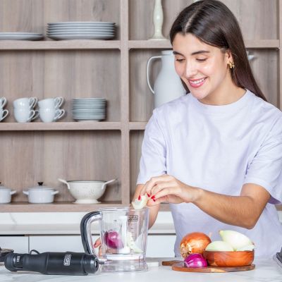 9. Black+Decker BXHBA1501E Hand Blender