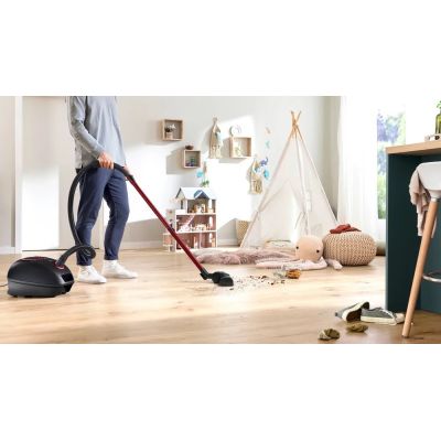3. Bagged Vacuum Cleaner Bosch Series 4 BGB41POW1 (850 W; black)