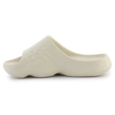 9. New Balance SUFHUPC3 Flip-Flops