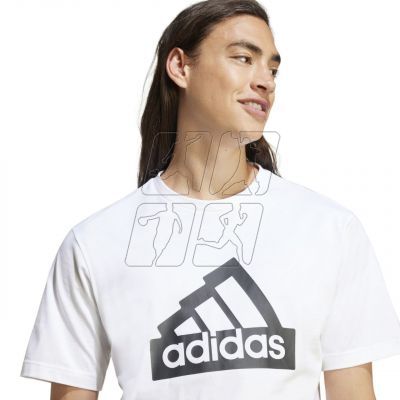 7. adidas Modern Essentials Graphic M T-shirt IW2634