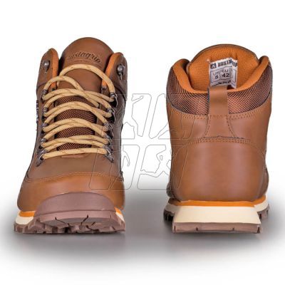 10. Leather trekking shoes Outback Bustagrip M MRM1B