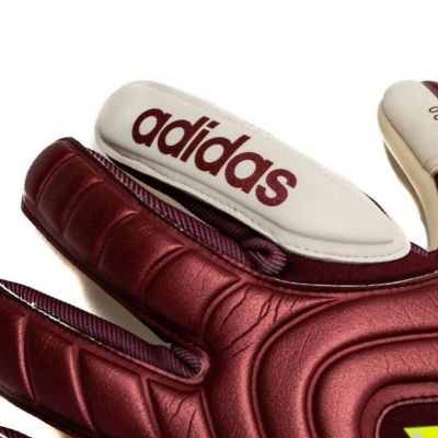 5. ADIDAS COPA GL LGE IQ4012 GOALKEEPER GLOVES R.9.5