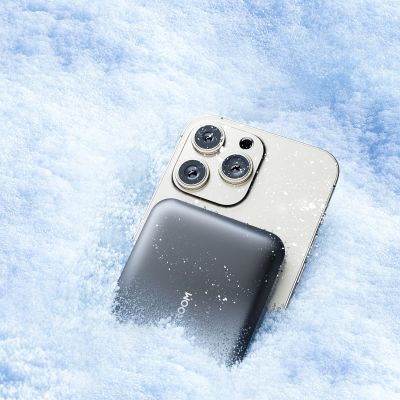 12. Joyroom JR-W020 20W 10000mAh MagSafe Power Bank + USB-C - USB-C 0.25m Cable - Black