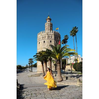 12. Canon EOS R10 Mirrorless Camera Housing 24.2 MP CMOS 6000 x 4000 px Black