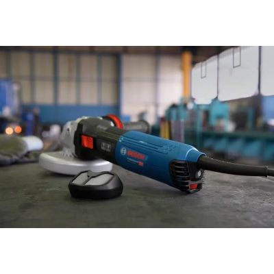 3. Bosch GWS 17-125 TS angle grinder 12.5 cm 9700 RPM 1700 W 2.2 kg
