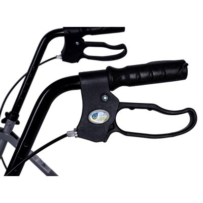 4. The four-wheeled aluminum support makes it easier