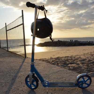 3. Razor A5 Lux Scooter 13073042 (blue)