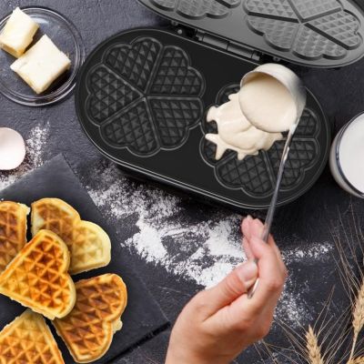 2. Black+Decker BXFC3200E 1400W waffle maker