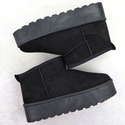 9. Women's black suede snow boots Potocki 16322