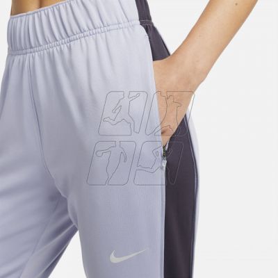 3. Nike Therma-FIT Essential Pants W DD6472-519