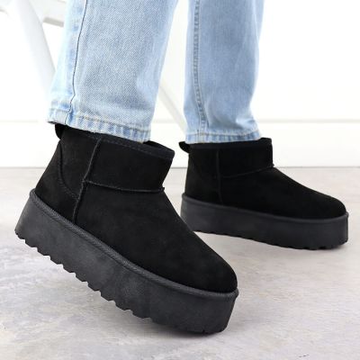 6. Women's black suede snow boots Potocki 16322