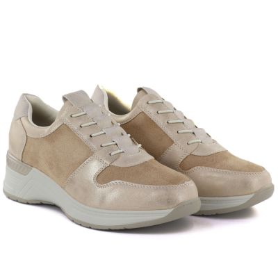 3. Women's sports shoes classic gold M.Daszyński MR24129