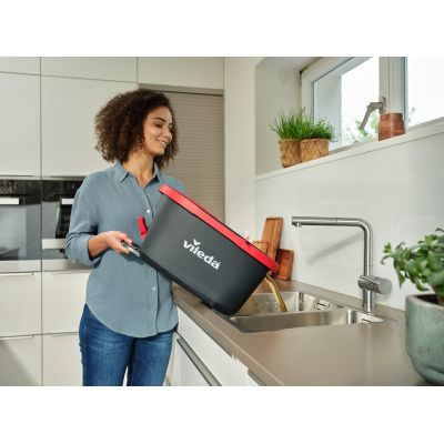 33. Vileda TURBO spin mop