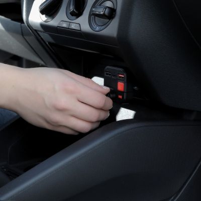 10. SAVIO TR-15 FM Transmitter with Display, Bluetooth and PD USB-C USB-A Quick Charge Charger, Bass Boost