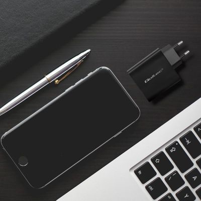6. QOLTEC SUPER QUICK PD CHARGER | 1XUSB-C | 65W | 5-20V | 3-3.25A | BLACK