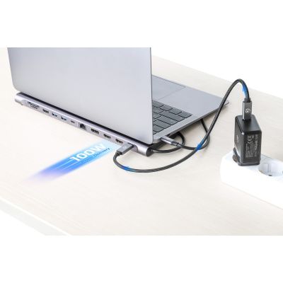 7. MANHATTAN 12-in-1 4K Docking Station 1xHDMI 2xDP 3xUSB-A