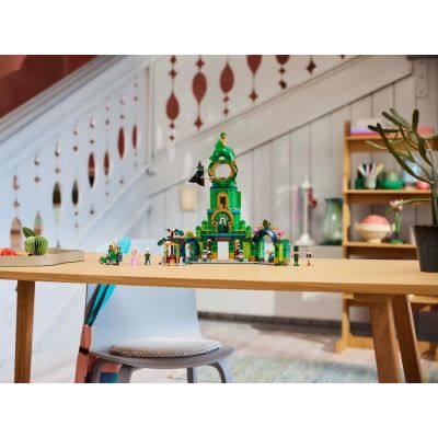 6. LEGO Wicked – Welcome to Emerald City 75684