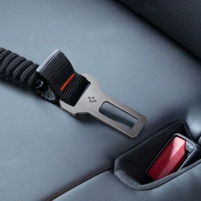 6. Spigen PS100 Universal Pet Seat Belt - Black