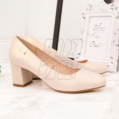 4. Sergio Leone W SK314B pumps, pearl beige