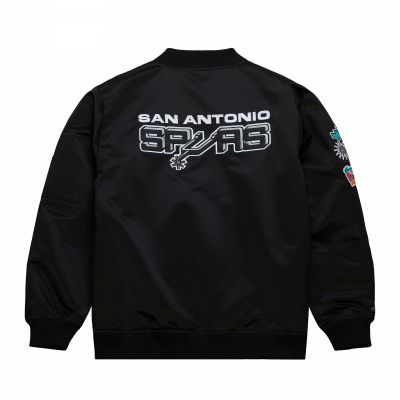 2. Mitchell & Ness Lightweight Satin Bomber San Antonio Spurs M Jacket SJKT6599-SASYYPPPBLCK