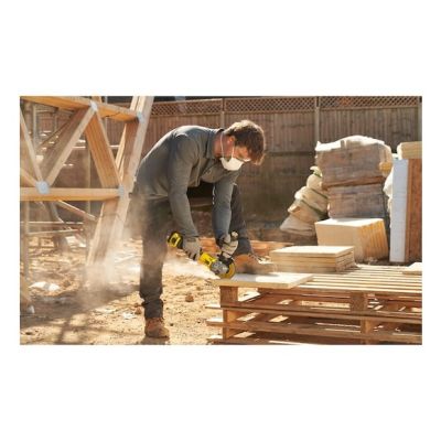 5. Stanley SFMCG710M1T-QW Angle Grinder 12.5 cm 8500 RPM 800 W 1.84 kg