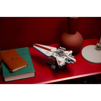 22. LEGO Star Wars 75441 Venator