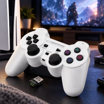 11. Esperanza GLADIATOR EGG108W Wireless Gamepad (PC, PS3; white)