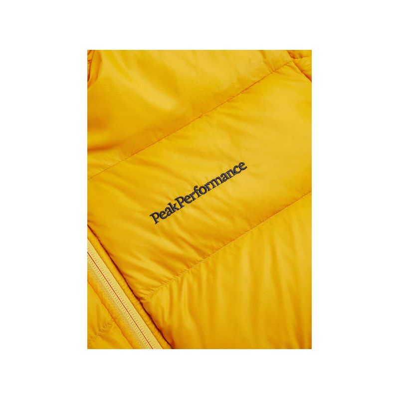 3. Peak Performance M Frost Down Jacket Gold