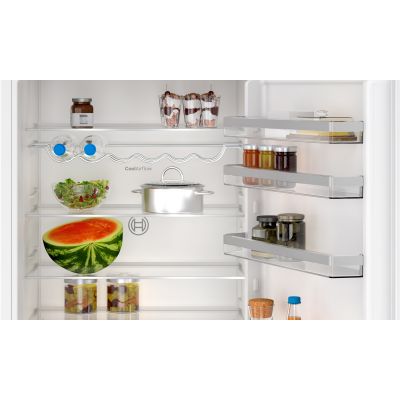 15. Built-in refrigerator BOSCH KBN96VFE0 70 cm wide