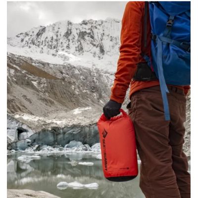 5. SEA TO SUMMIT Lightweight 5L Surf the Web Waterproof Bag