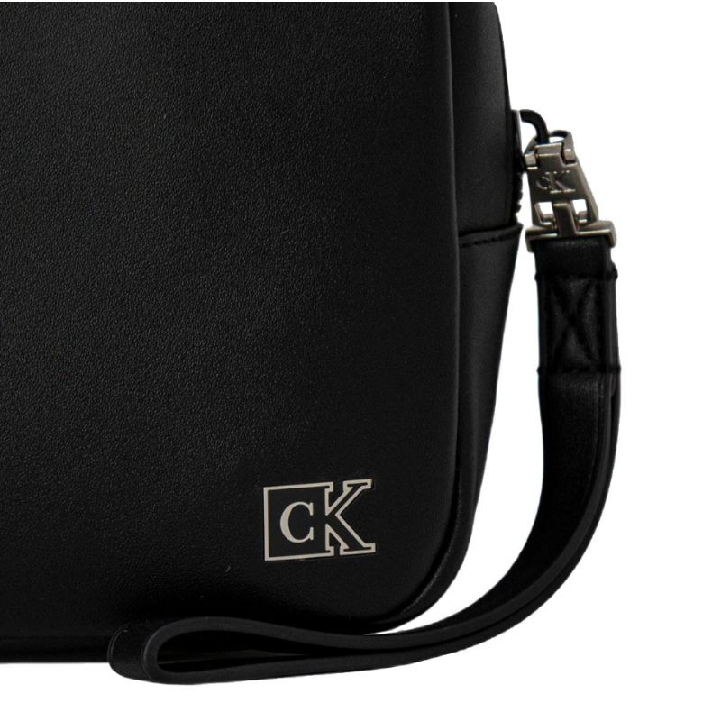 3. Calvin Klein Jeans Plaque Small Pouch K50K508221