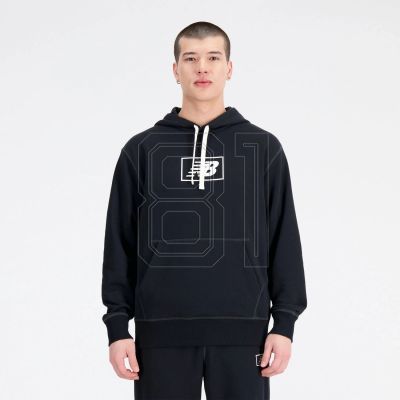 7. New Balance Essentials Hoodie M MT33508BK