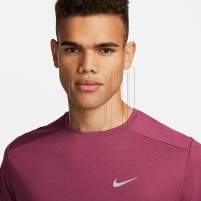 10. Nike Dri-FIT Run Division Rise 365 M T-shirt DV9299-653