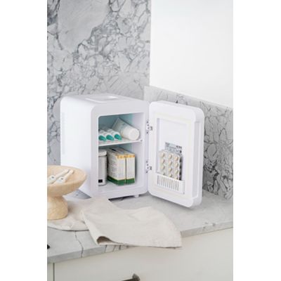 25. Mini fridge with mirror ADLER AD 8085