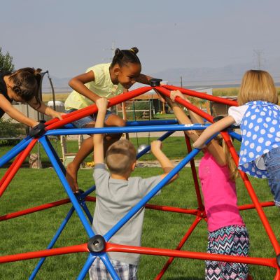 21. GEODOME 101301 Playground Climbing Dome