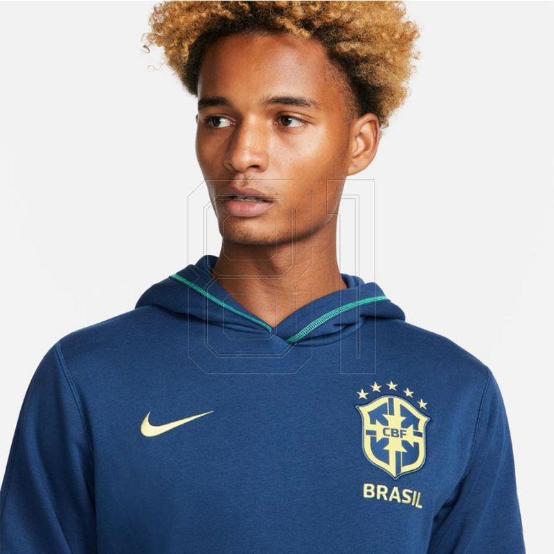 9. Nike Brazilian Travel M DH4822 sweatshirt 490