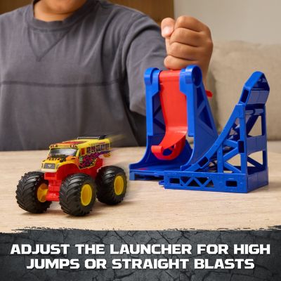 7. Monster Jam MNJ VHP 1to64 SmshNBash FetrePlayset GML