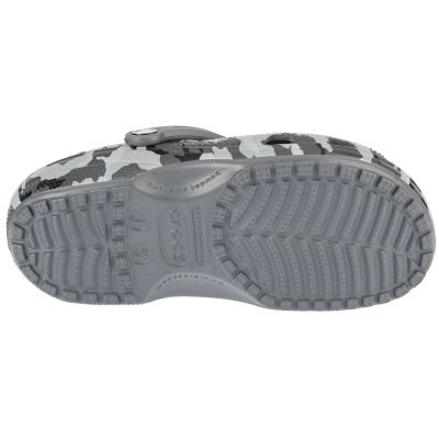 4. Crocs Classic Spray Camo Kids Clog Jr 207594-097 flip-flops