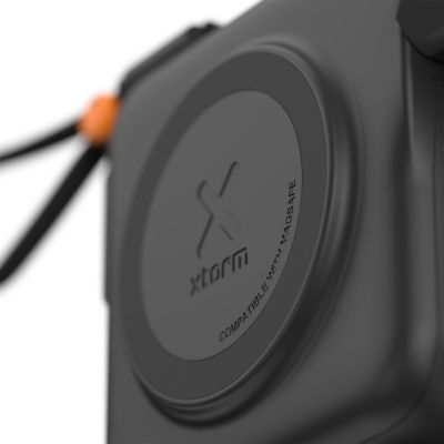 2. Xtorm XTPP101 Power Bank Lithium Polymer (LiPo) 10000 mAh Wireless Charging Black