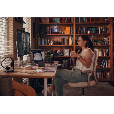 10. HP 31.5" E32k G5 4K Monitor (6N4D6AA)