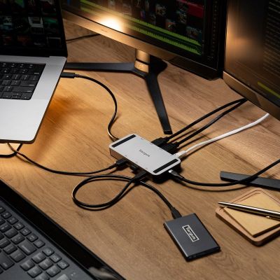 10. Targus DOCK429GL Wired USB4 Docking Station Silver