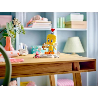 6. LEGO Iconic 40824 Cute Tweety the Canary