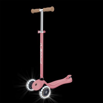 2. SIGNATURE LIGHTS 3-Wheel Scooter (428-211)