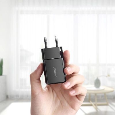 2. Ugreen USB wall charger 2.1A black (50459)