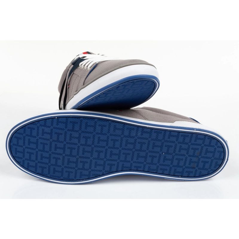 24. Tommy Hilfiger sneakers M FM0FM00596039