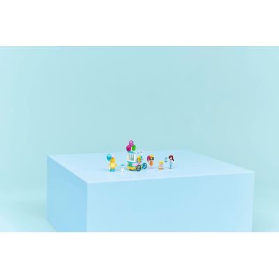 10. LEGO Friends 42692 Ice Cream and Balloon Stand