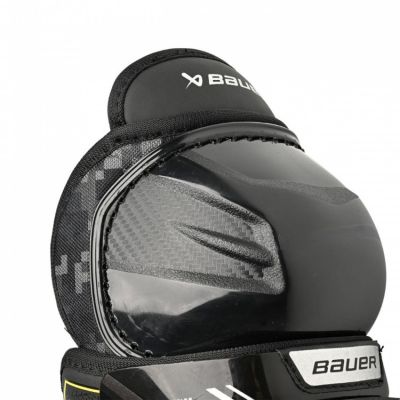 4. Bauer Supreme Mach Jr 1061894 hockey shin guards